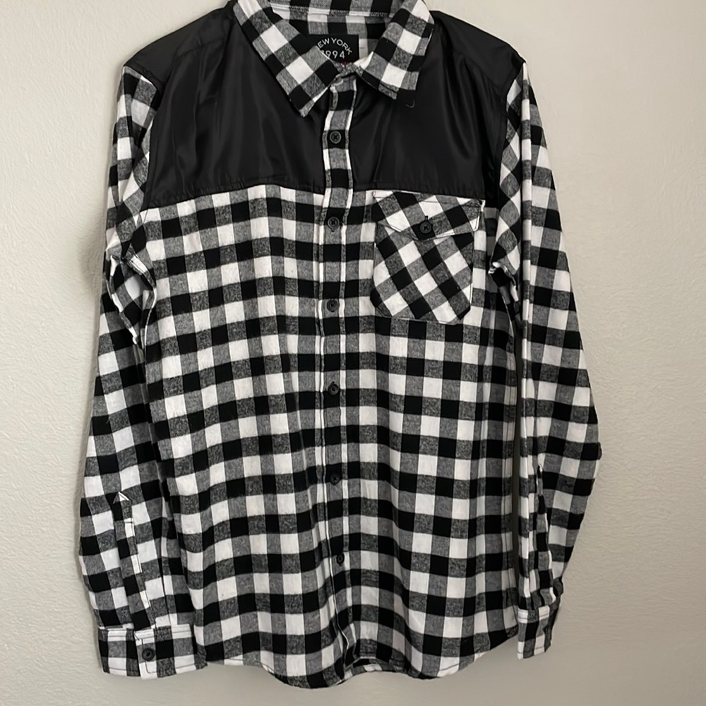 White/black checkered fleece long sleeve -small